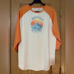 NWT LuLaRoe Randy Tee